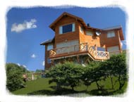 Caba&ntilde;as en verano :: Cerro Chapelco :: San Martin de los Andes